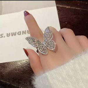 Crystal butterfly adjustable ring